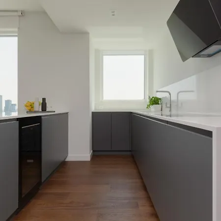 Unique Tower Lux By Renters Prestige *