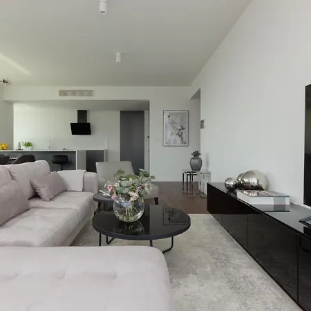 Unique Tower Lux By Renters Prestige * 바르샤바