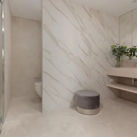 Unique Tower Lux By Renters Prestige *